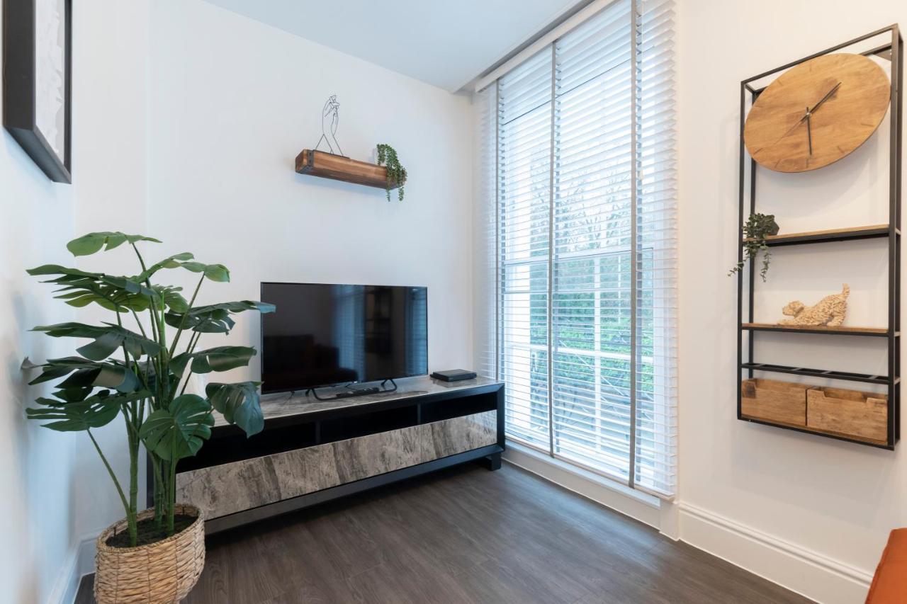 Elliot Oliver - Luxury 2 Bedroom Regency Apartment With Parking & Ev Charger Челтенхам Экстерьер фото