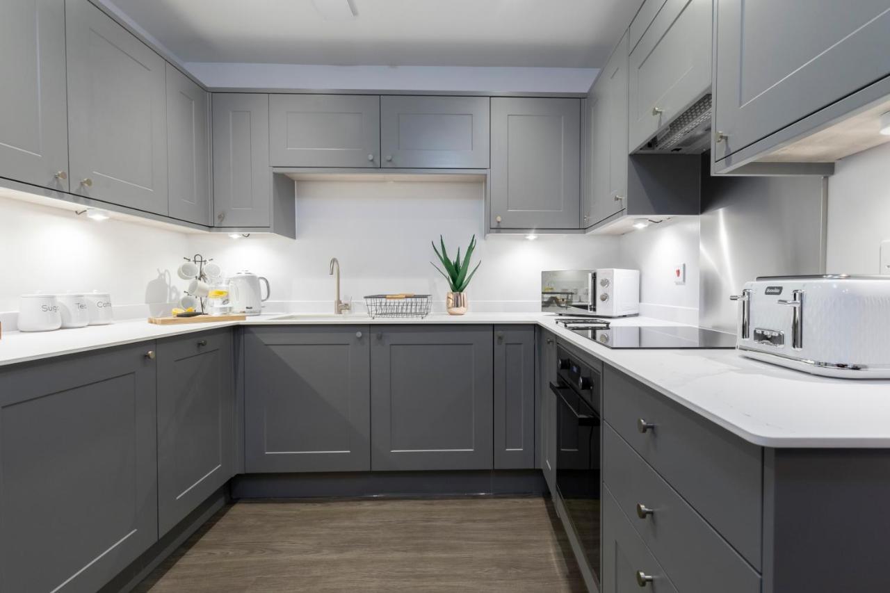 Elliot Oliver - Luxury 2 Bedroom Regency Apartment With Parking & Ev Charger Челтенхам Экстерьер фото