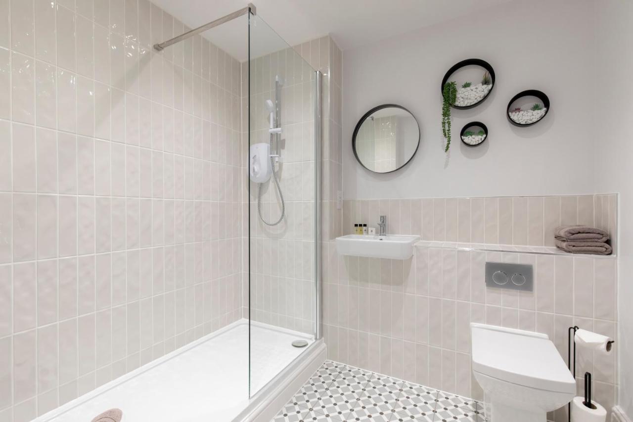 Elliot Oliver - Luxury 2 Bedroom Regency Apartment With Parking & Ev Charger Челтенхам Экстерьер фото